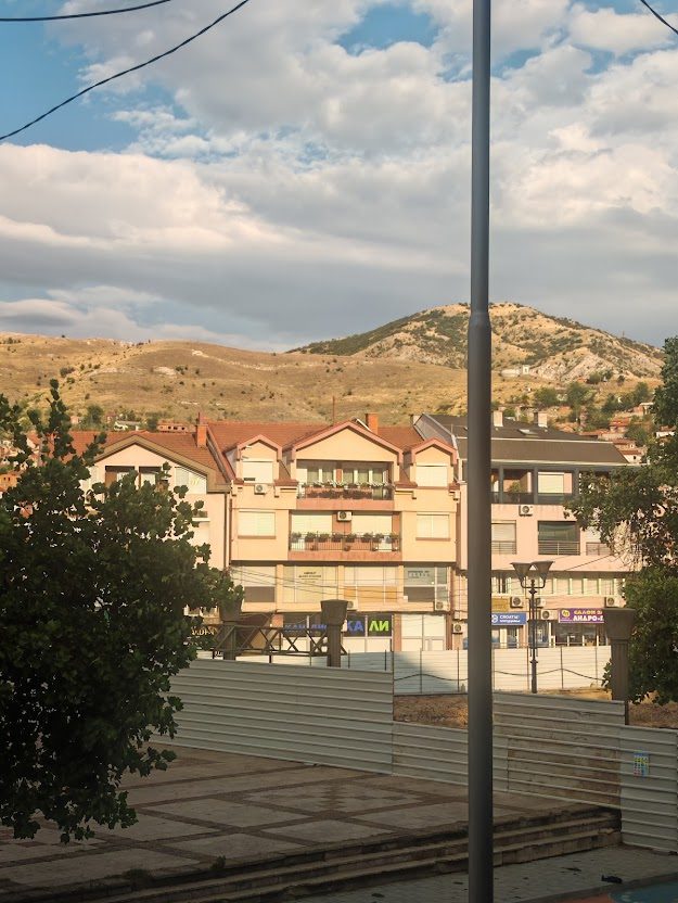 Kuce u daljini